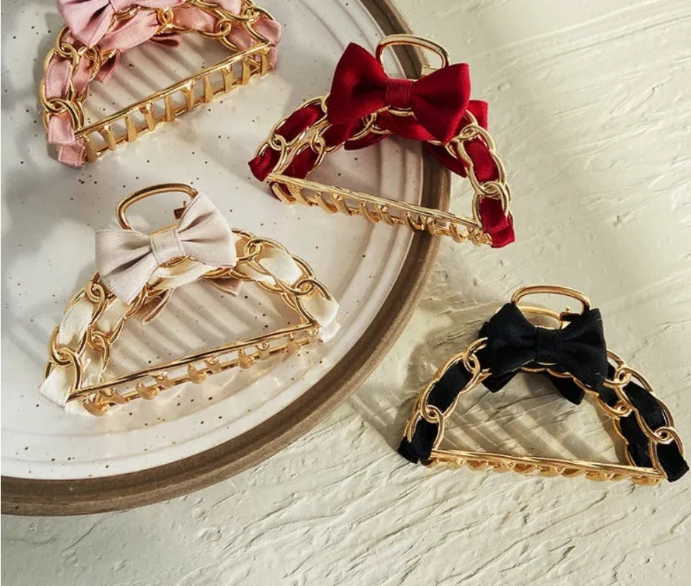 Luxe Chain Bow Clip