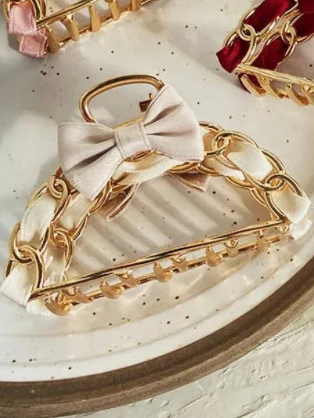 Luxe Chain Bow Clip