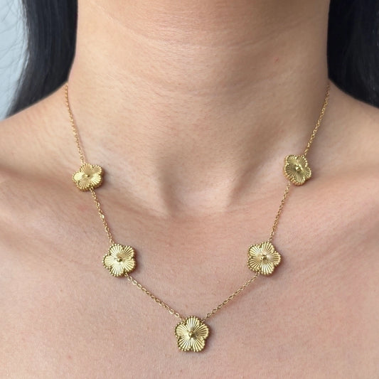 French Style Flower Necklace (18K Gold Plated)