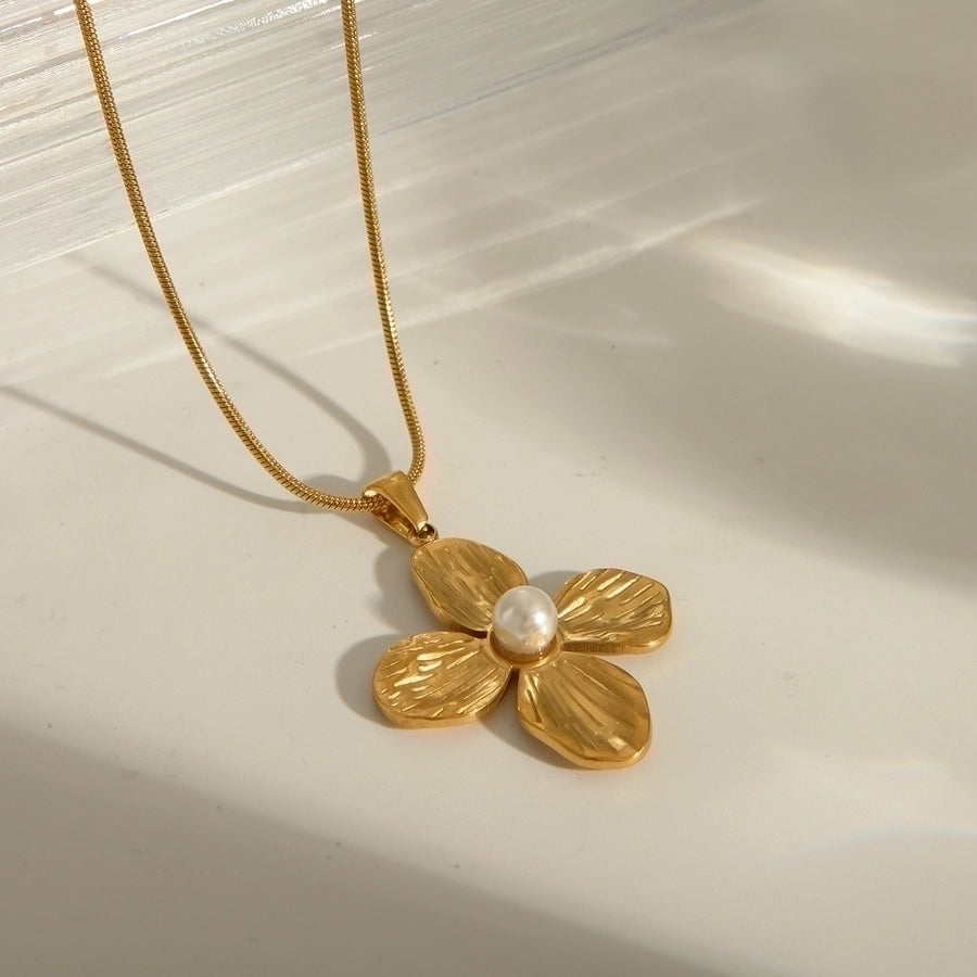 Flower w Pearls (18K Gold Plated)