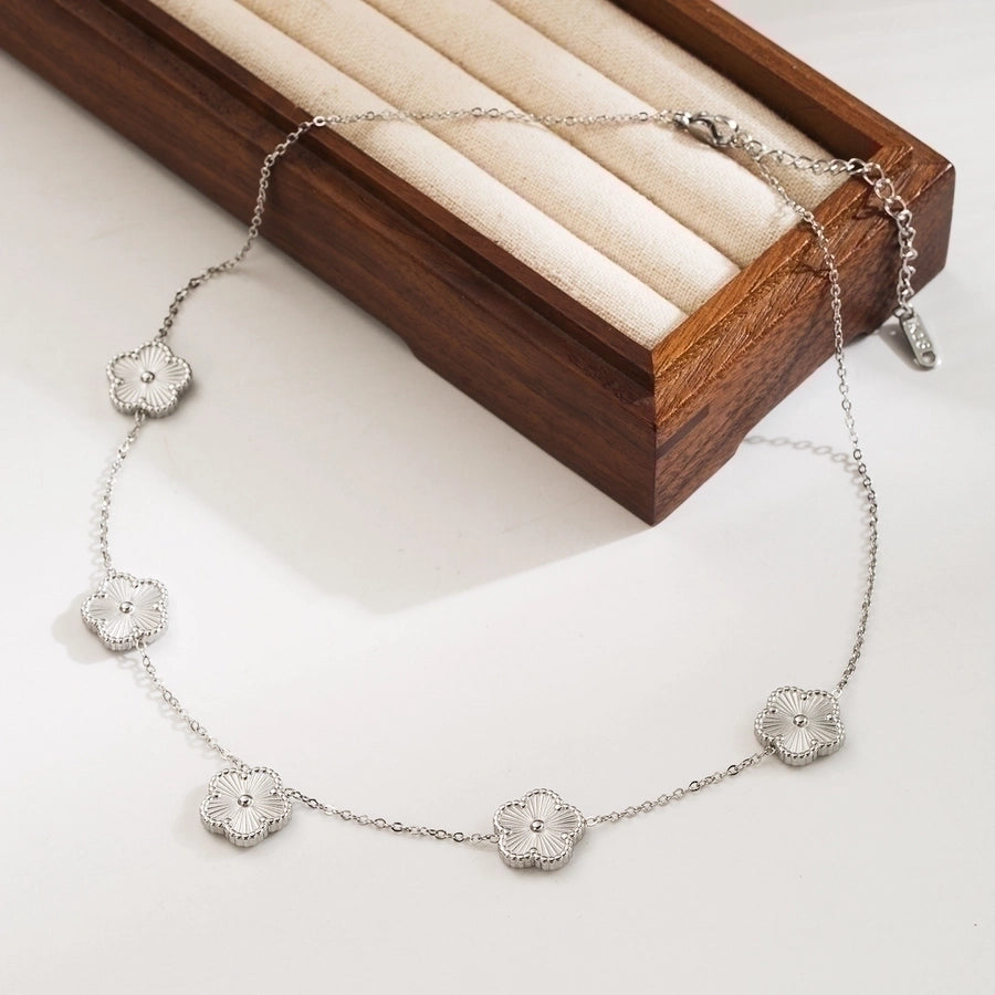 French Style Flower Necklace (18K Gold Plated)