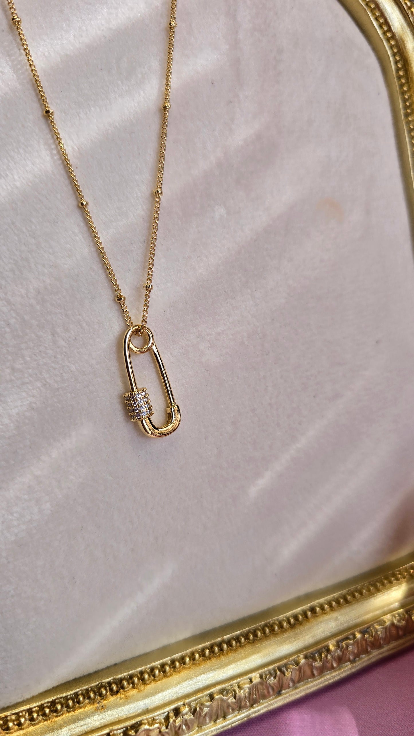 Safety Pin Necklace (18k Gold plated)